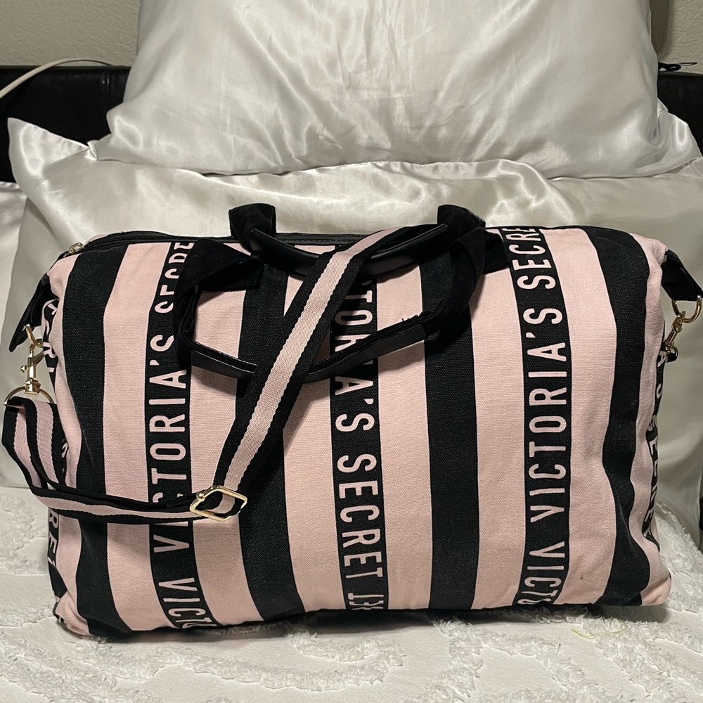 PINK! DUFFLE BAG